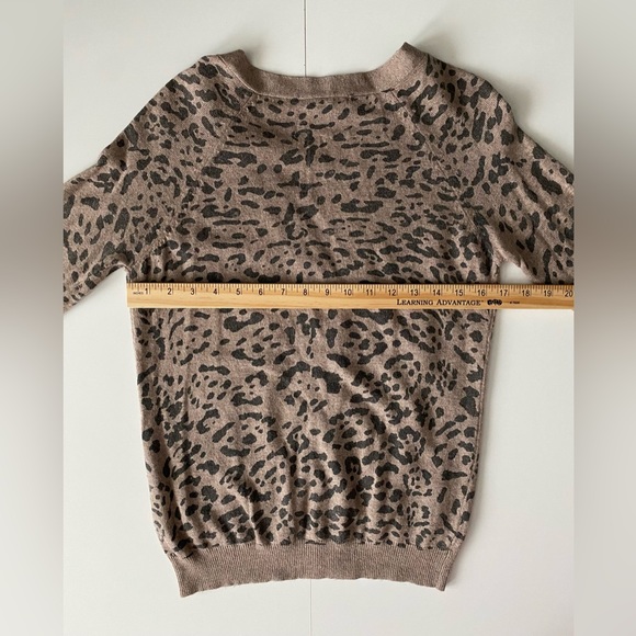 Forever 21 Women’s Cardigan Sweater - Picture 9 of 11